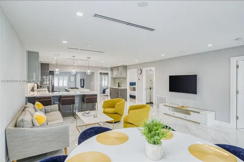 1239 Washington St # 1239, Hollywood FL 33019