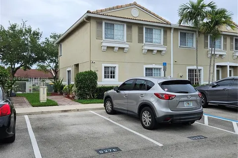 9279 Chambers St, Tamarac FL 33321