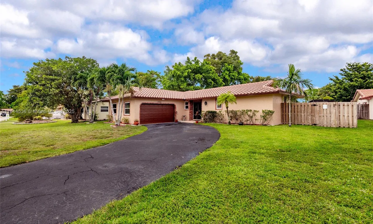 10655 NW 42nd Dr, Coral Springs FL 33065