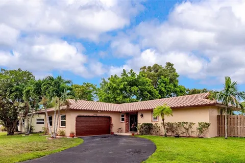 10655 NW 42nd Dr, Coral Springs FL 33065
