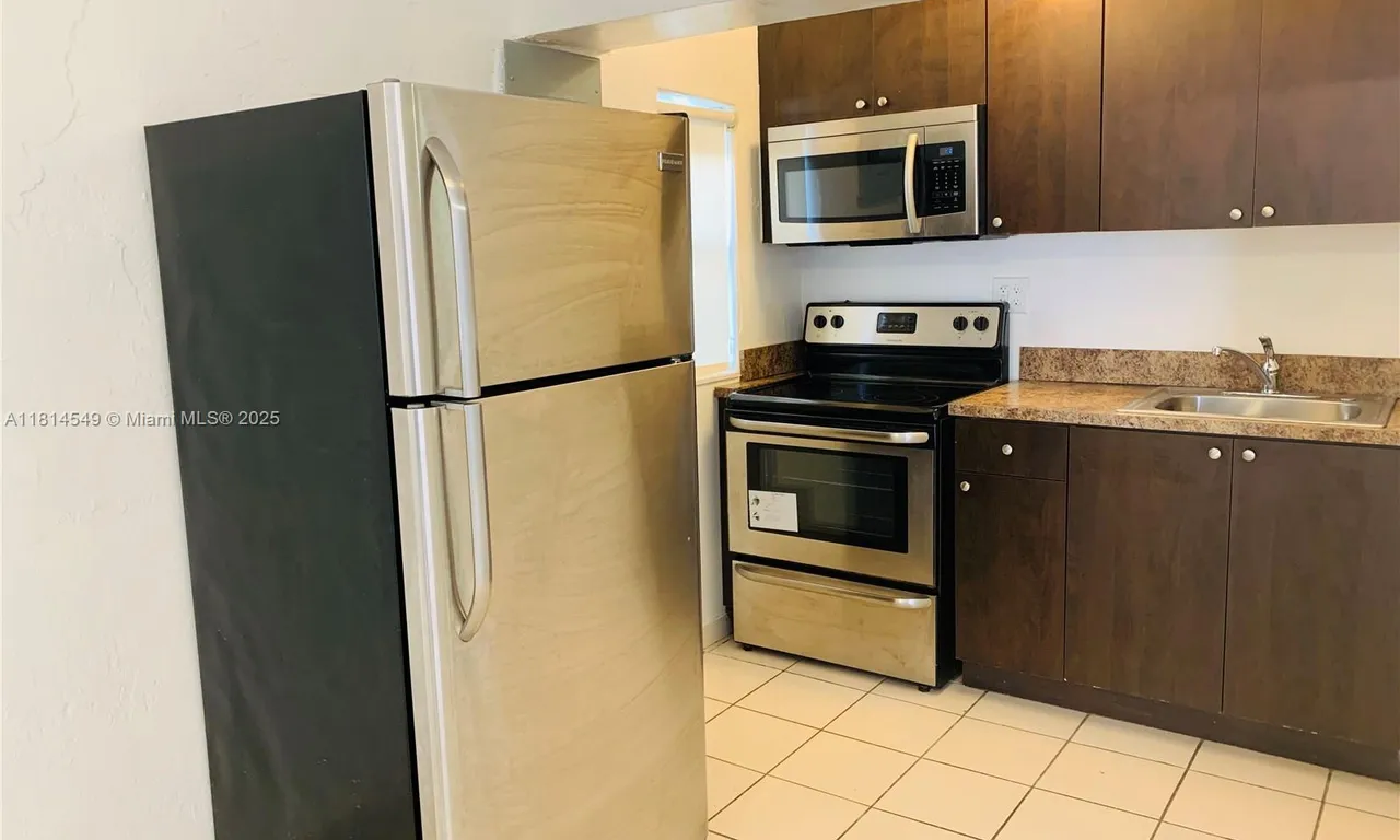 619 NE 88th St # 2, Miami FL 33138