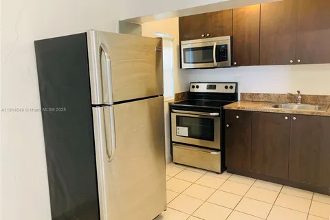 619 NE 88th St # 2, Miami FL 33138