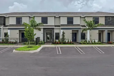 322 NE 1st Dr, Florida City FL 33034