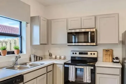 322 NE 1st Dr, Florida City FL 33034