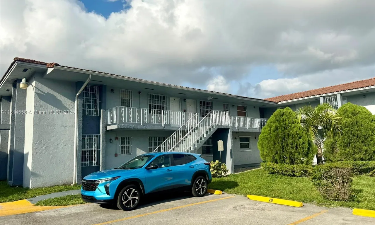 4050 NW 135th St # 11, Opa-Locka FL 33054