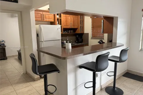 4050 NW 135th St # 11, Opa-Locka FL 33054