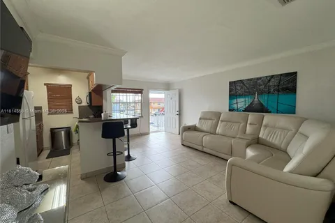 4050 NW 135th St # 11, Opa-Locka FL 33054