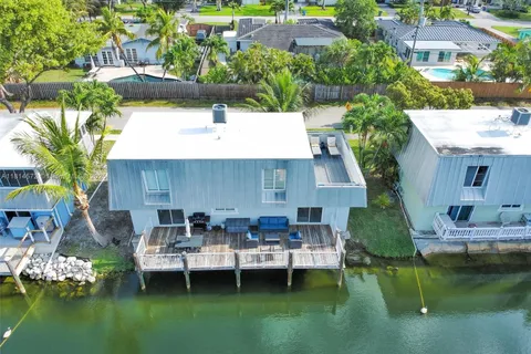 1370 NE 40th Dr, Oakland Park FL 33334