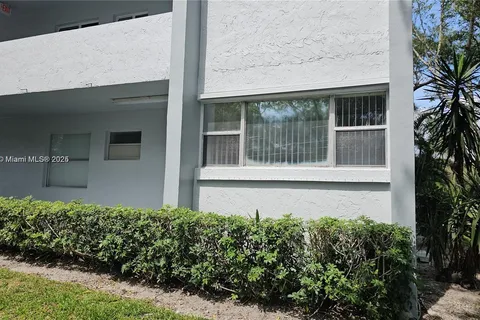 8380 Sands Point Blvd # J110, Tamarac FL 33321