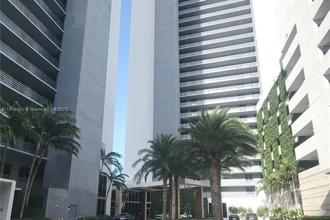 16385 Biscayne Blvd # 1905, North Miami Beach FL 33160