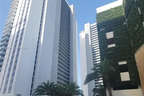 16385 Biscayne Blvd # 1905, North Miami Beach FL 33160