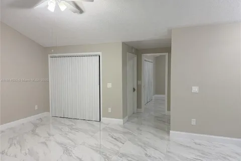 5416 Eagle Lake Dr # 4, Palm Beach Gardens FL 33418