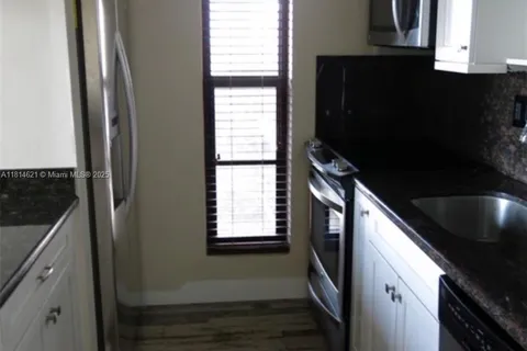 7899 NE Bayshore Ct # 4F, Miami FL 33138
