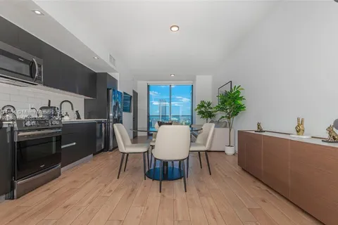 398 NE 5th St # 1518, Miami FL 33132