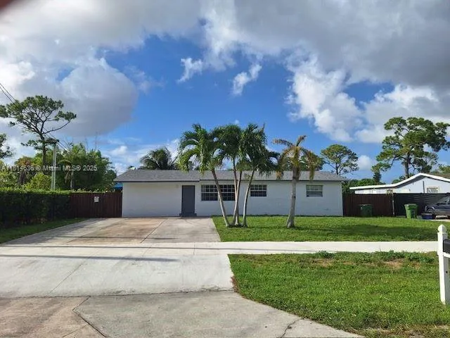 3961 Park Ln, Palm Springs FL 33406
