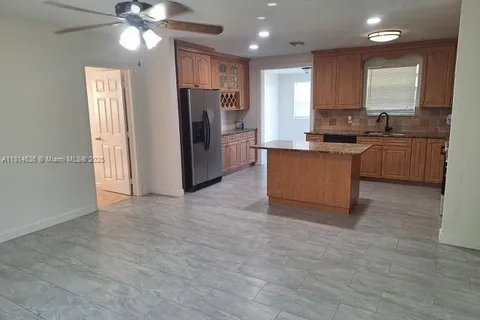 3961 Park Ln, Palm Springs FL 33406