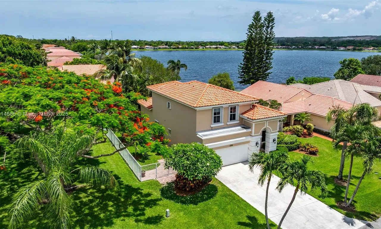 3708 Coco Lake Dr, Coconut Creek FL 33073