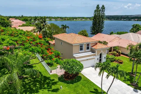 3708 Coco Lake Dr, Coconut Creek FL 33073