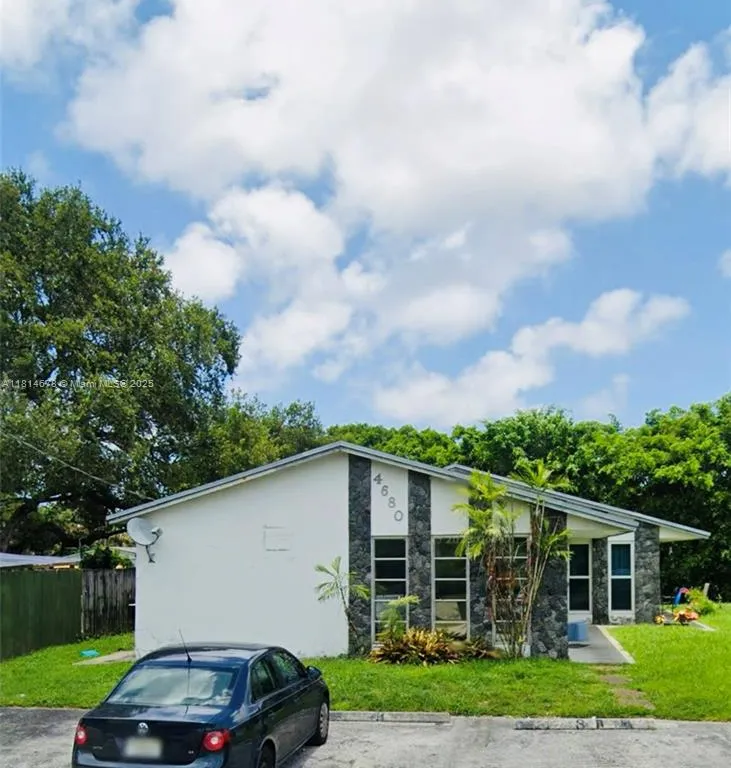 4680 SW 29th Ter # B, Dania Beach FL 33312