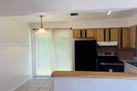 4680 SW 29th Ter # B, Dania Beach FL 33312