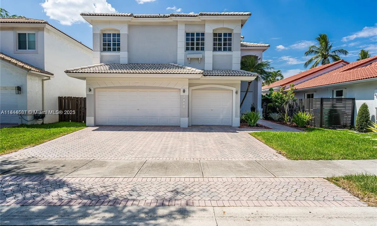 7048 NW 107th Pl, Doral FL 33178