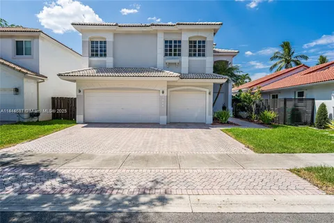 7048 NW 107th Pl, Doral FL 33178