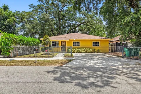 2760 NW 168th Ter, Miami Gardens FL 33056