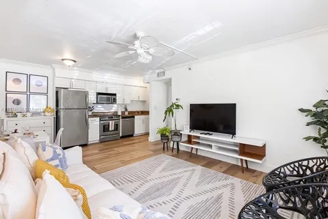 65 Hendricks Isle # 1, Fort Lauderdale FL 33301