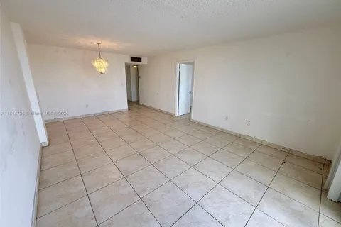 15600 NW 7th Ave # 807, Miami FL 33169