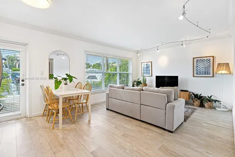 65 Hendricks Isle # 3, Fort Lauderdale FL 33301
