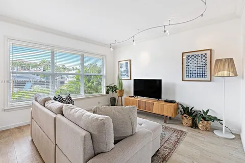 65 Hendricks Isle # 3, Fort Lauderdale FL 33301