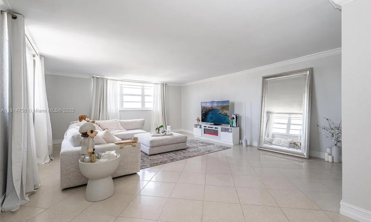 1811 Jefferson St # 710, Hollywood FL 33020