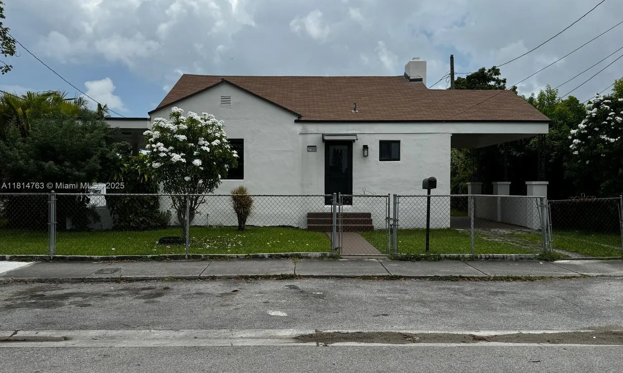 2160 NW 30th St, Miami FL 33142