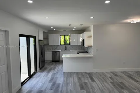 2160 NW 30th St, Miami FL 33142