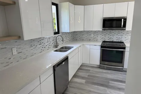 2160 NW 30th St, Miami FL 33142