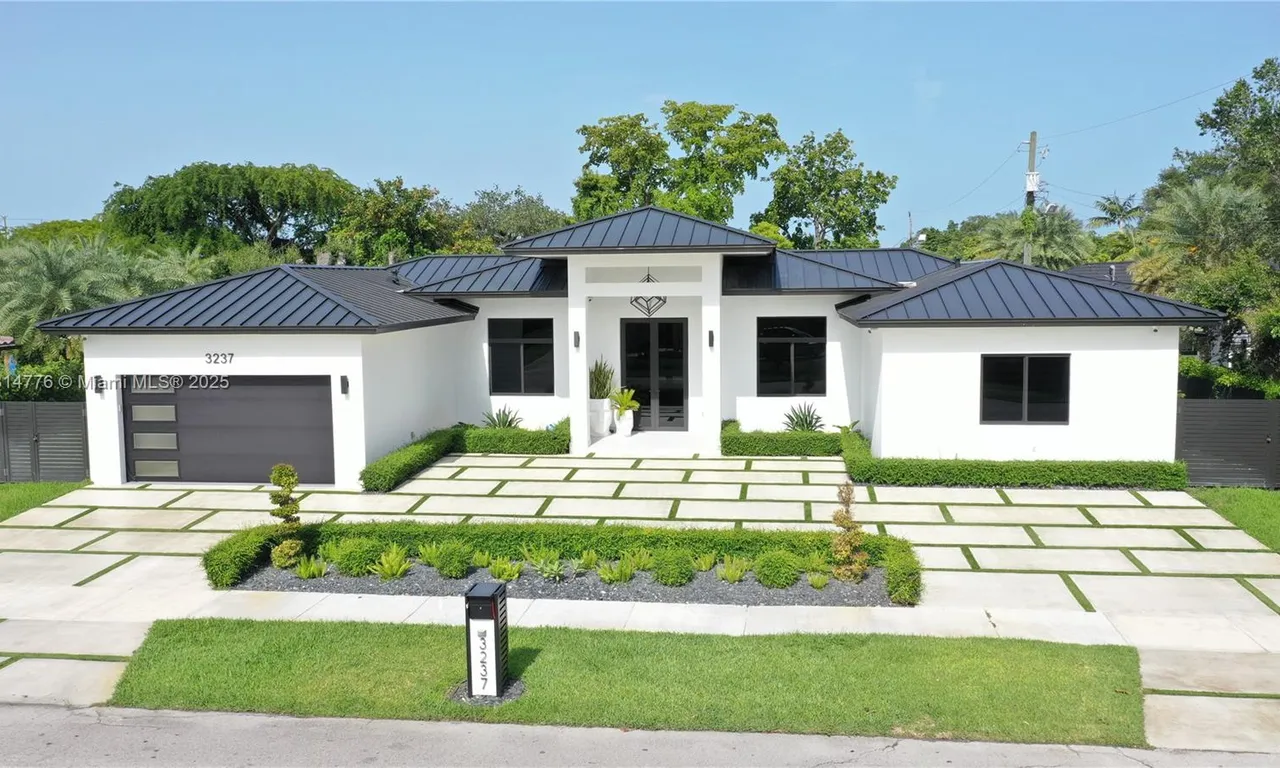3237 SW 99th Ave, Miami FL 33165