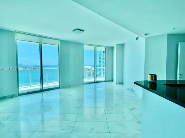 300 S Biscayne Blvd # 3110, Miami FL 33131