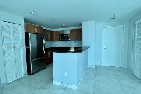 300 S Biscayne Blvd # 3110, Miami FL 33131