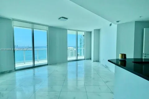 300 S Biscayne Blvd # 3110, Miami FL 33131