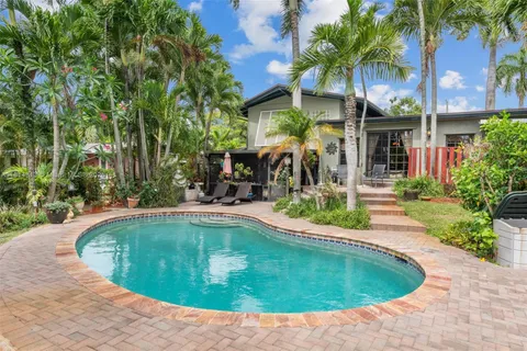 2472 Andros Ln, Fort Lauderdale FL 33312