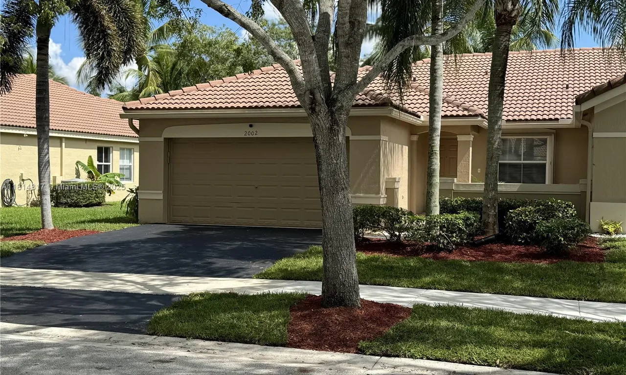 2002 Andromeda Ln, Weston FL 33327