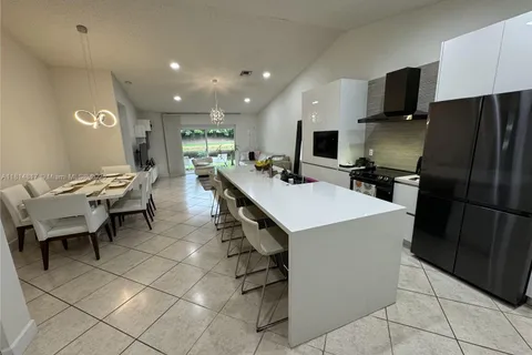 2002 Andromeda Ln, Weston FL 33327