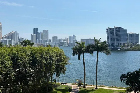 3530 Mystic Pointe Dr # 512, Aventura FL 33180