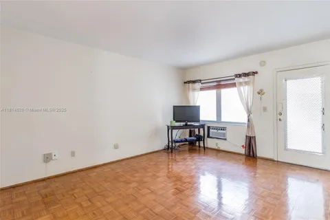 650 Pennsylvania Ave # 20, Miami Beach FL 33139
