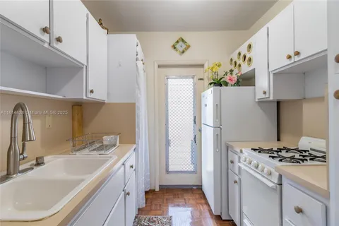 650 Pennsylvania Ave # 20, Miami Beach FL 33139