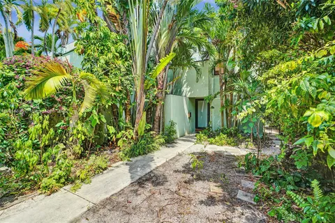 2591 Trapp Ave # 4, Miami FL 33133