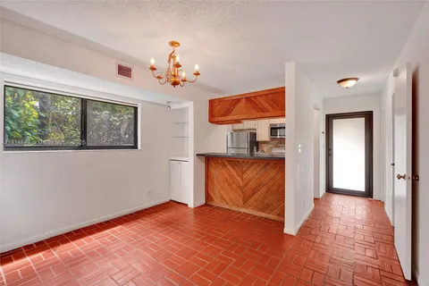 2591 Trapp Ave # 4, Miami FL 33133