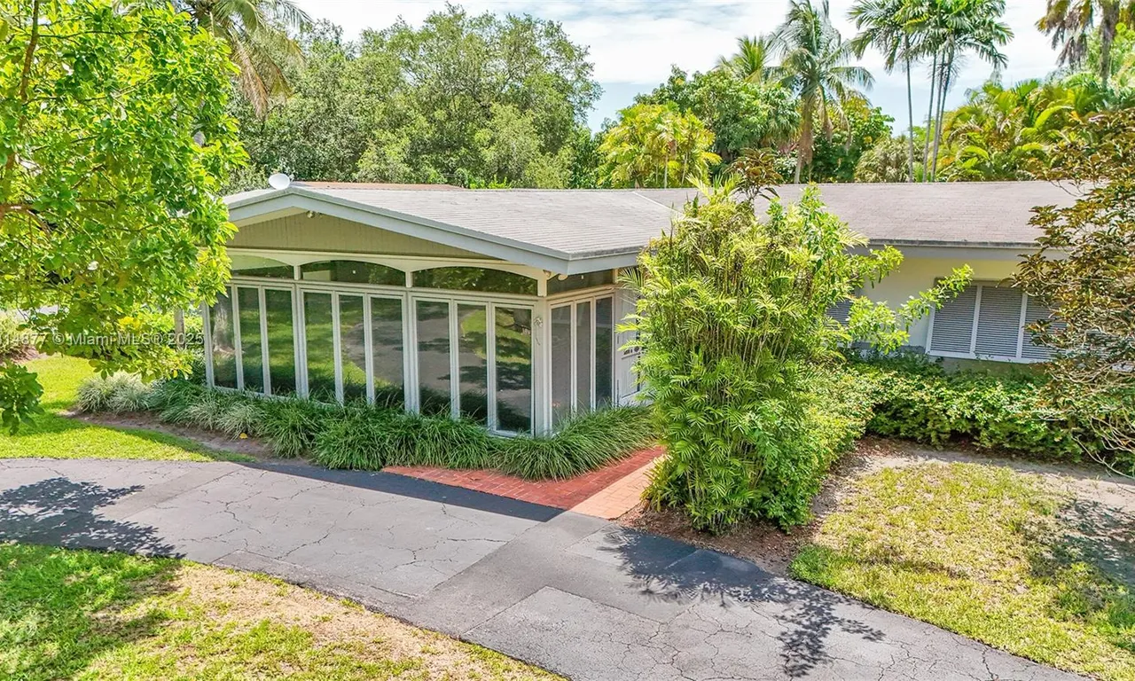 12101 SW 68th Ct, Pinecrest FL 33156