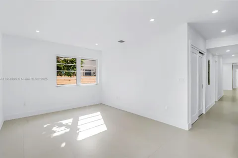 524 NE 65th St, Miami FL 33138
