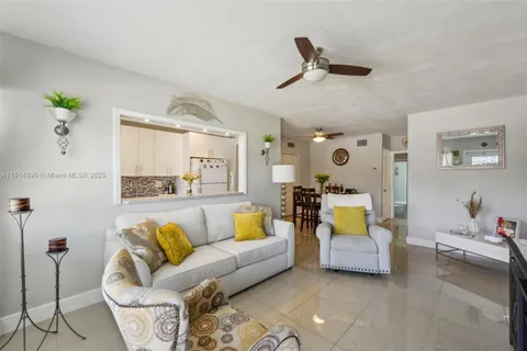 121 NE 204th St # 6, Miami Gardens FL 33179